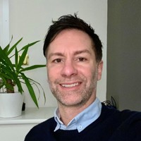 Presenters Chris Irwin