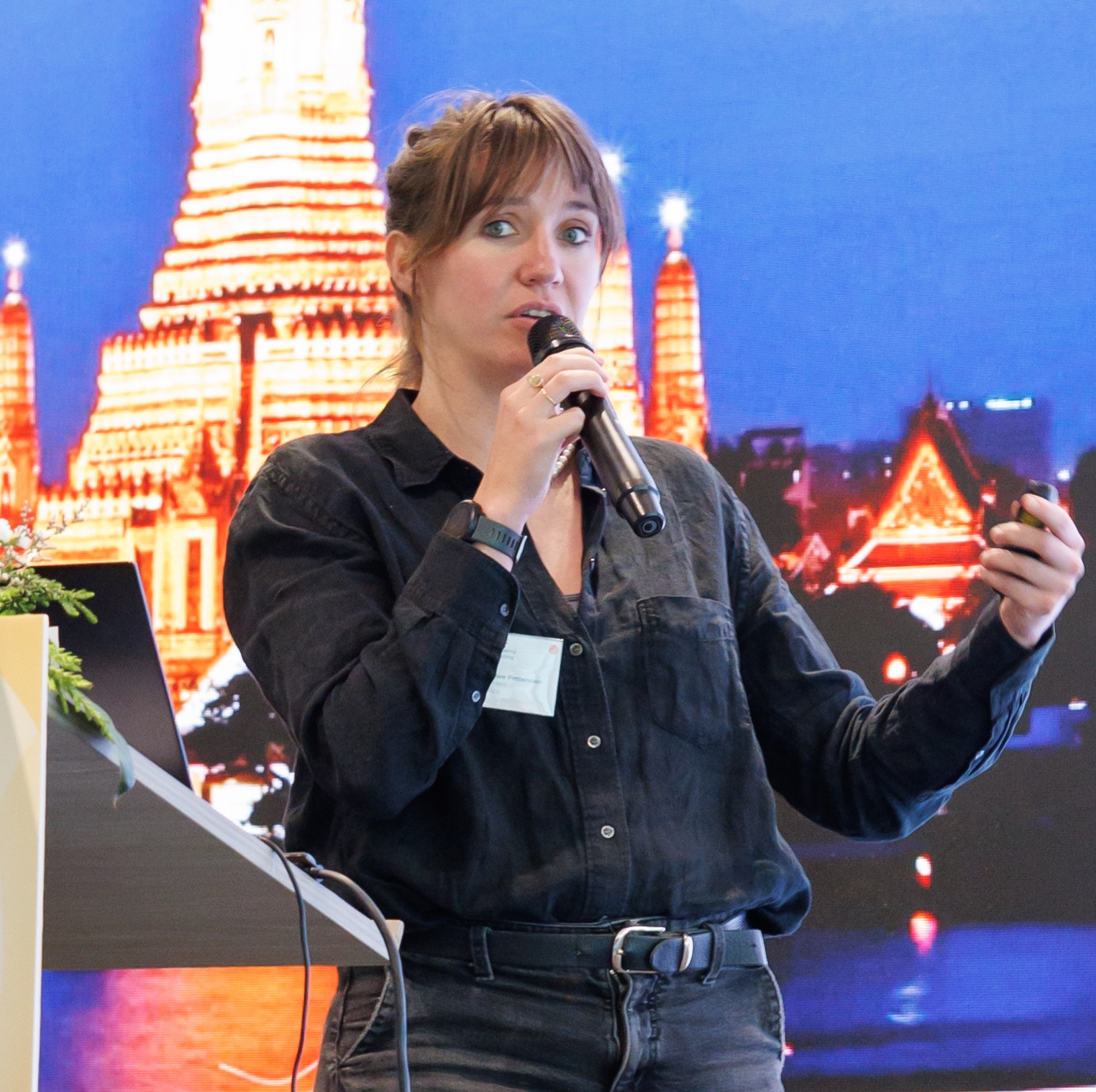 Kiera presenting during the session