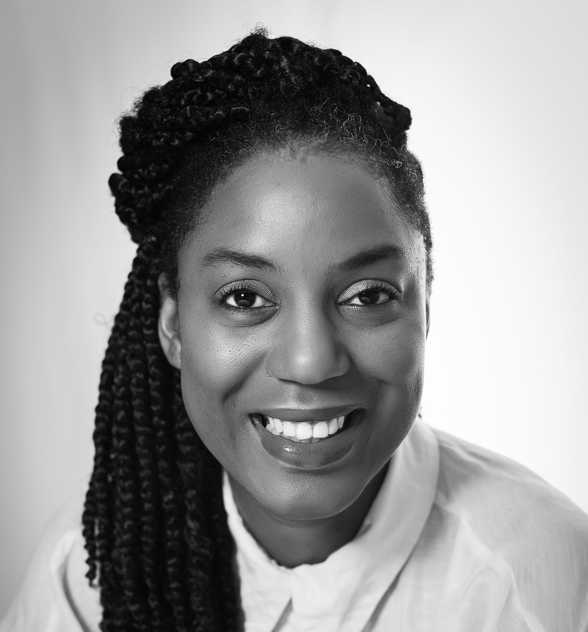 Headshot of Yewande Akinola