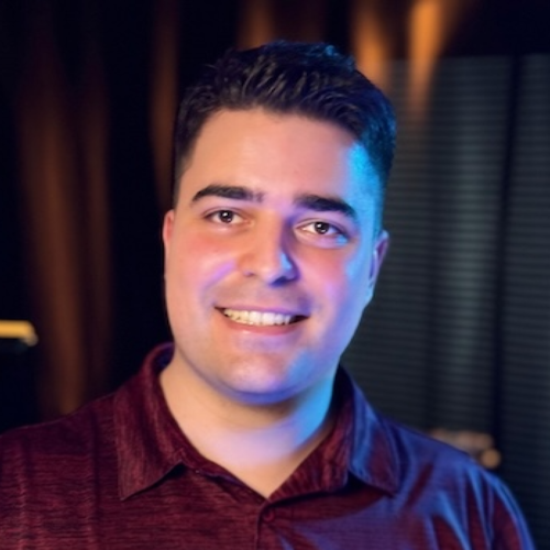 Headshot of Rafael Zinni Lopes.