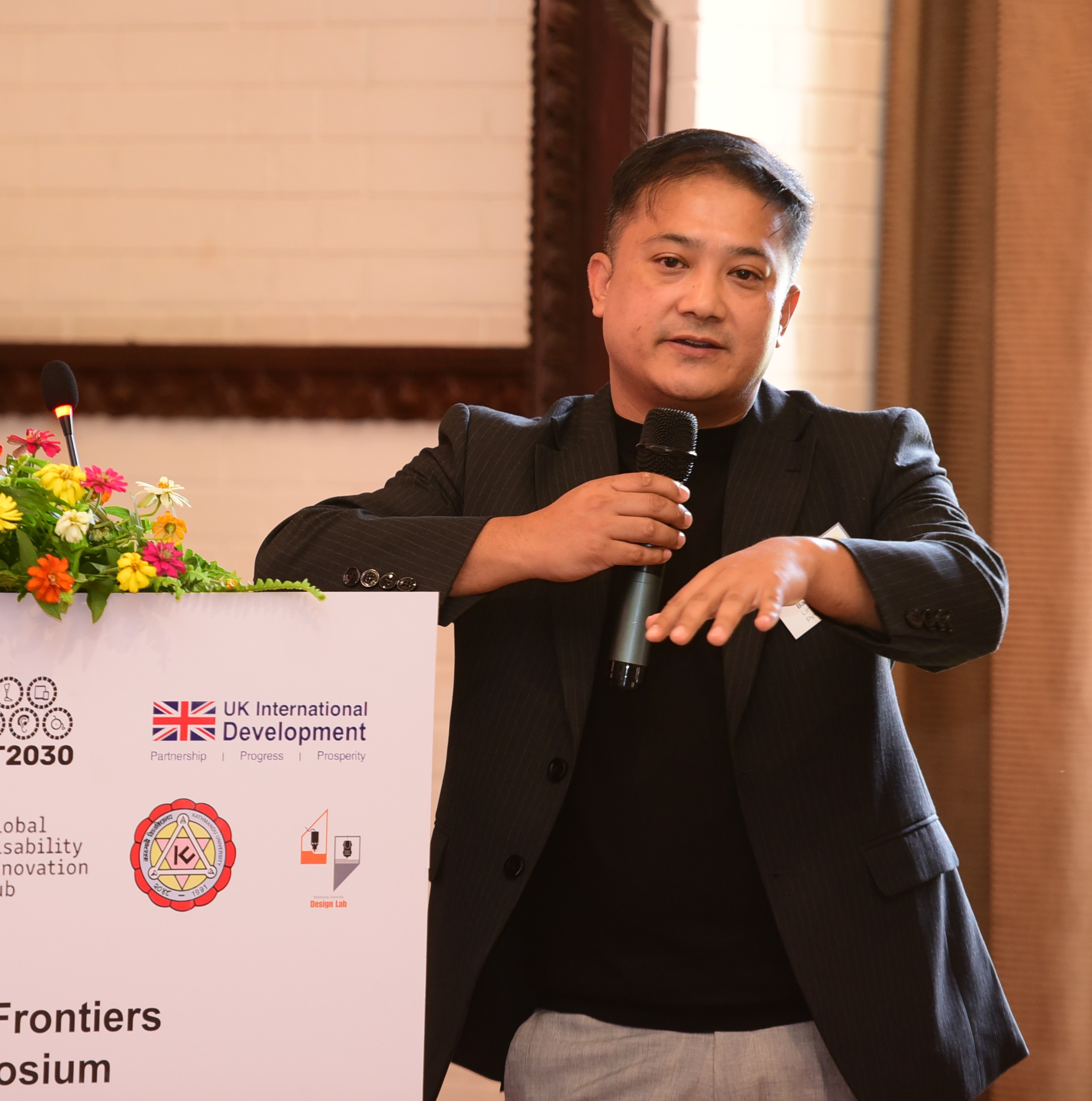 Amit presenting during the session