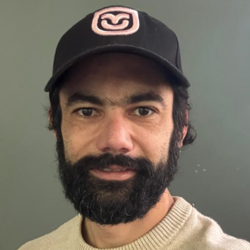 Headshot of Martin Londoño.