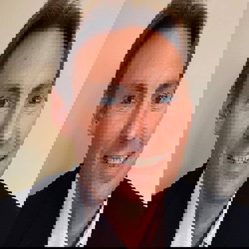 Mr Richard Mark Oldfield Freng