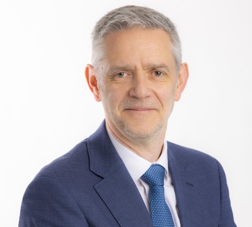 Headshot of Gareth Jones FREng