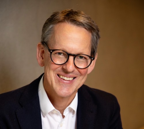 Headshot of Professor Clemens Kaminski FREng